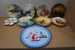 lot 255 image: Assorted Collector Plates