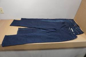 lot 263 image: 2 Pairs of Ladies Jeans - 12, 14