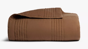 lot 71 image: KingCal King Relaxed Linen Quilt - Parachute