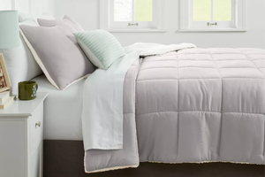 lot 388 image: Faux Shearling Washed Microfiber Reversible Comforter - Room Essentials