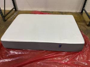 lot 13 image: Full Size Casper Cooling Select Memory Foam Mattress