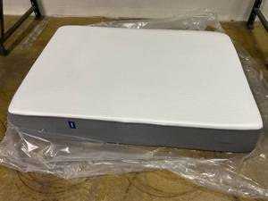 lot 16 image: Full Size Casper Cooling Select Memory Foam Mattress