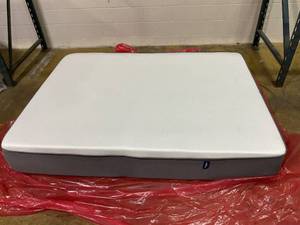 lot 17 image: King Size Casper Cooling Select Memory Foam Mattress