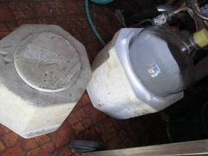 lot 28 image: LARGE glass Carboy jar with Styrofo...