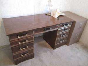lot 47 image: Vintage hardwood 9-drawer office de...