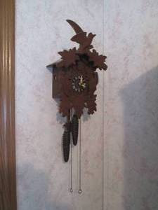 lot 48 image: Small Vintage Wood German made Coo-...