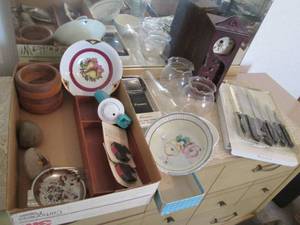 lot 74 image: Lot of glassware, a citizens band r...