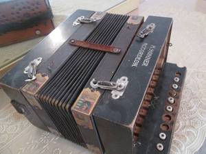 lot 85 image: M. Hohner Accordeon...