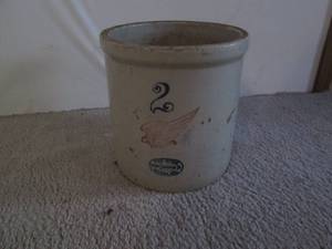 lot 112 image: Vintage Red Wing 2-gallon Stoneware...