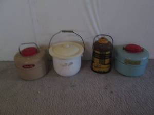lot 113 image: Vintage metal Thermal insulated flu...