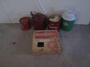 lot 119 image: Vintage metal gas can, Vintage Prin...