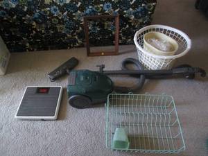 lot 146 image: Simplicity Scout small canister vac...
