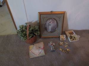 lot 180 image: Religious Jesus knocking picture in...