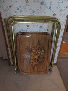 lot 190 image: 4 metal TV trays...