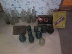 lot 193 image: A nice collection of glass bottles,...