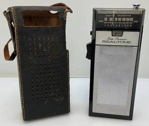 lot 23 image: Vintage Realtone Radio Transceiver With Original Leather Carrying Pouch