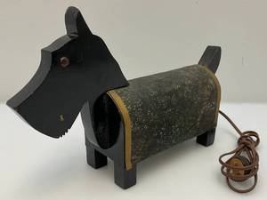 lot 81 image: Vintage Scottie Dog TV Lamp (Tail Turns It On & Off)