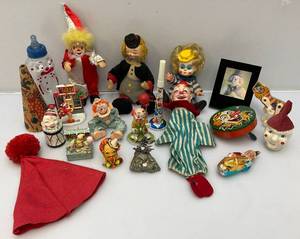lot 93 image: Misc. Vintage Clown Collectibles
