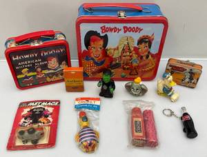 lot 108 image: Vintage Collectibles Including Hopalong Cassidy, Howdy Doody, 1950s Caps  & More