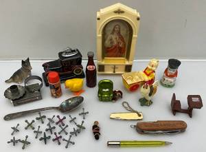 lot 112 image: Misc. Miniature Collectibles Including Costa Rica Pocket Knife & More