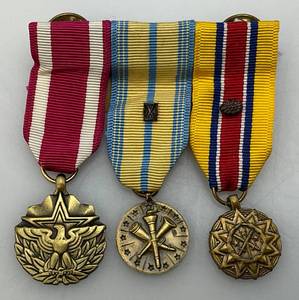 lot 123 image: Vintage 1970s Cold War Era U.S. Army Service Three Place MedalRibbon Bar Set