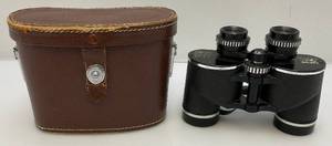 lot 149 image: Vintage EMPIRE Super Sport Wide Field 10.1 7 X 35 In Original Case