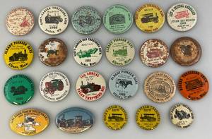 lot 208 image: Misc. Vintage Threshers Buttons
