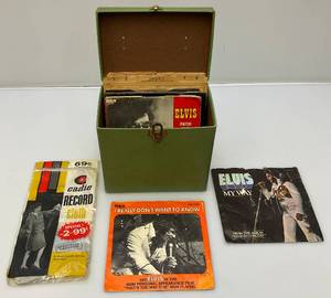 lot 210 image: Vintage 45 Albums In Album Carrier Including ELVIS And More