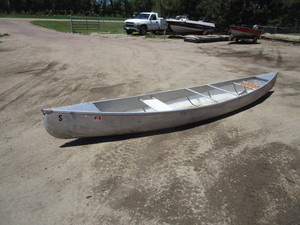 lot 7 image: 1984 Sears 17 Alum Canoe
