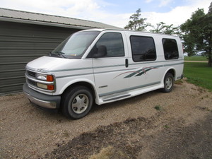 lot 4 image: 1998 Chevy 1500 SE Mark III Conversion Van