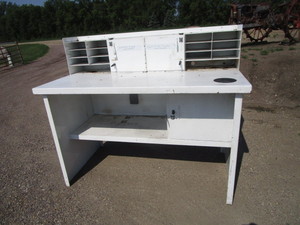lot 12 image: DeskWorkbench 3x6x5