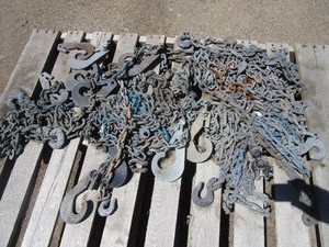 lot 24 image: Misc Chains
