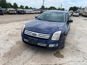lot 10 image: 2006 Ford Fusion