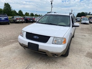 lot 14 image: 2007 Ford Freestyle