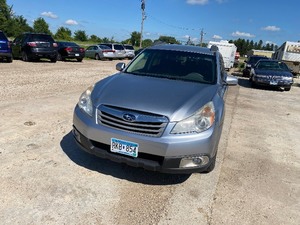 lot 4 image: 2012 Subaru Outback AWD