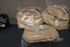 lot 40 image: 3 Embark Insulated Lunch Bags...