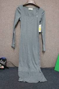 lot 52 image: 5 womens dresses sizes vary...