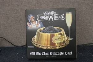 lot 97 image: Snoop Doggie Doggs Off The Chain De...