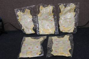 lot 102 image: 5 Yellow cat Surgery Suits sizes me...