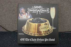 lot 111 image: Snoop Doggie Doggs Off The Chain De...