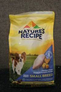 lot 118 image: 4 pound bag of Natures Recipe small...