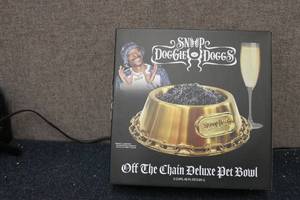 lot 120 image: Snoop Doggie Doggs Off The Chain De...