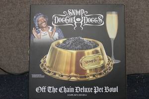 lot 121 image: Snoop Doggie Doggs Off The Chain De...