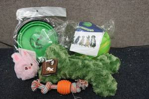 lot 146 image: Lot of dog toys...
