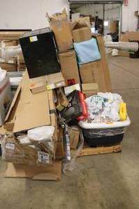 lot 162 image: Pallet of unsold unclaimed lots...