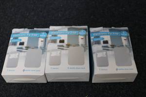 lot 191 image: 3 Electronic Fly Traps with refills...