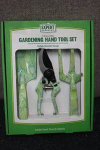 lot 210 image: Gardening Hand Tool set...