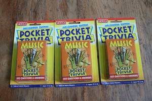 lot 216 image: 3 packs of Hoyle Pocket Trivia card...