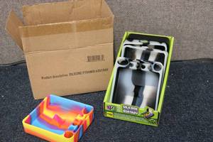 lot 265 image: 5 pack of silicone pyramid ashtrays...