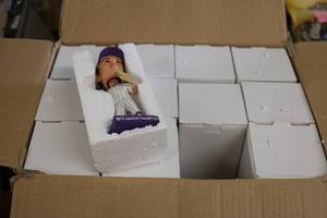 lot 284 image: Case of 24 YAHOO sports fantasy bas...